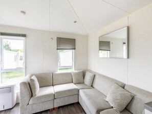 Mobile Home | Living room - Mobile Home in Veuzain-sur-loire With Garden (Veuzain-sur-Loire)