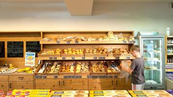 Mobile Home | Dining