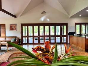 Living area - Ahana Hillside (Aloomba)