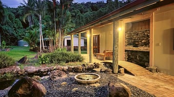 Pintu masuk properti