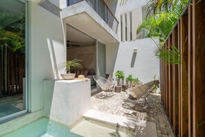 Terrace/patio - Fantastic 2BR Retreat with Lush Patio & Private Plunge Pool in Tulum Center (Tulum)