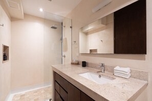 Hair dryer, towels - Fantastic 2BR Retreat with Lush Patio & Private Plunge Pool in Tulum Center (Tulum)