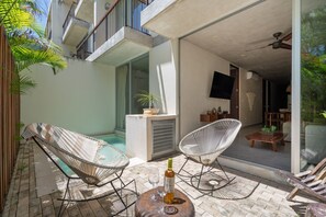 Terrace/patio - Fantastic 2BR Retreat with Lush Patio & Private Plunge Pool in Tulum Center (Tulum)