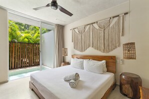 2 bedrooms, desk, iron/ironing board, travel crib