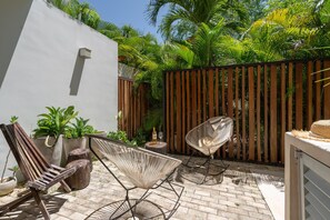 Terrace/patio - Fantastic 2BR Retreat with Lush Patio & Private Plunge Pool in Tulum Center (Tulum)