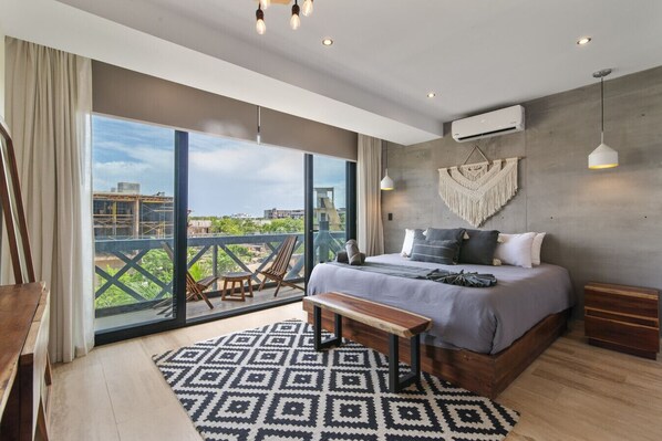 1 غرفة نوم ومكتب ومكواة/لوح كي وسرير سفر