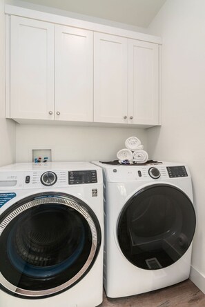 Interior - Longhorn Townhome in Downtown Victor (Victor)