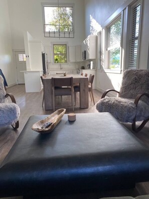 Interior - Longhorn Townhome in Downtown Victor (Victor)