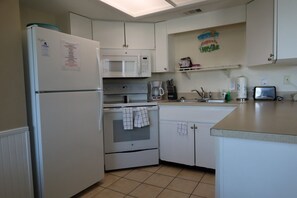 Microwave, oven, stovetop, dishwasher - Charming 2 bedroom 2 bath condo, sleeps 6 with WiFi, AC on wonderful Tybee Isl. (Tybee Island)