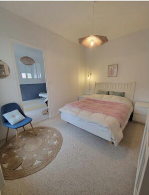 1 chambre, fer et planche à repasser, Wi-Fi gratuit