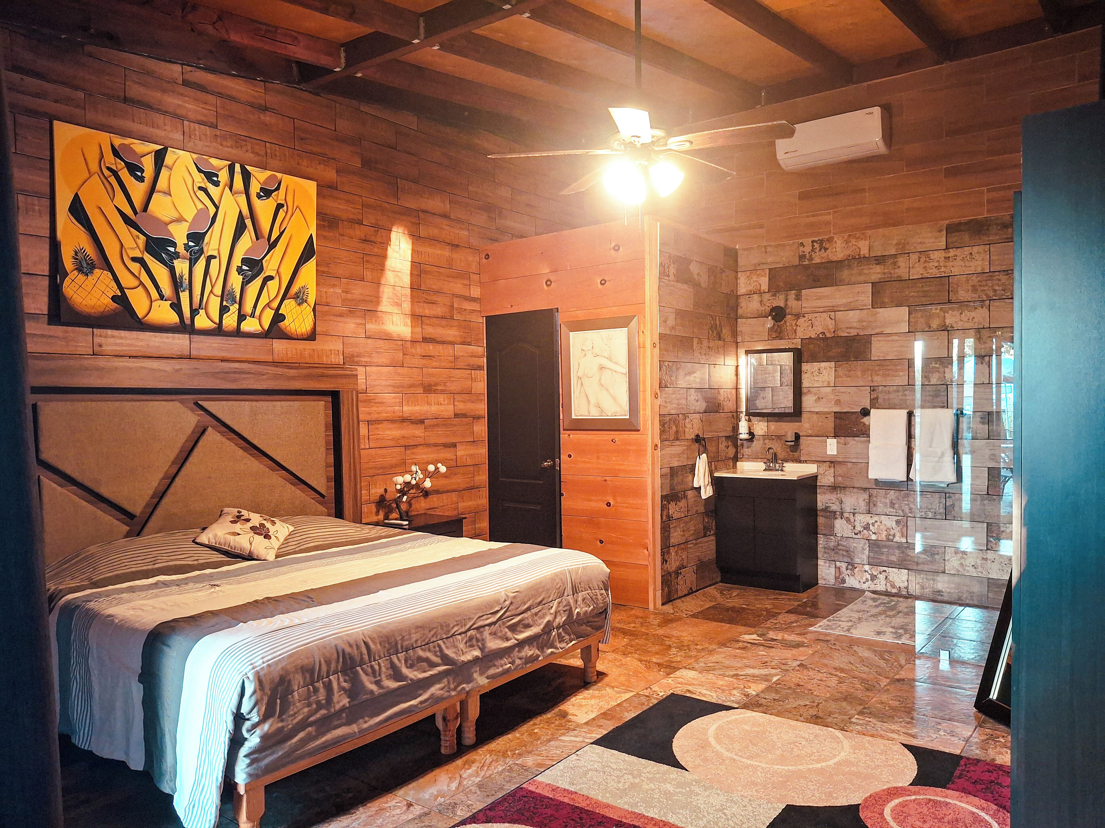 Classic Double Room | Laptop workspace, free WiFi, bed sheets