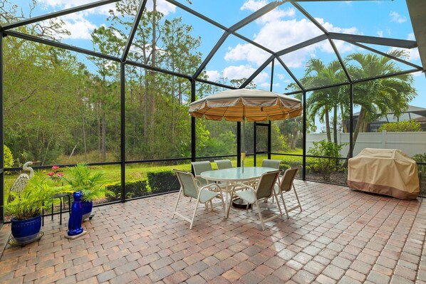 Outdoor dining