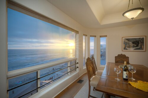 Direct Beach Access + Views – Carlsbad 2BR Upper Unit