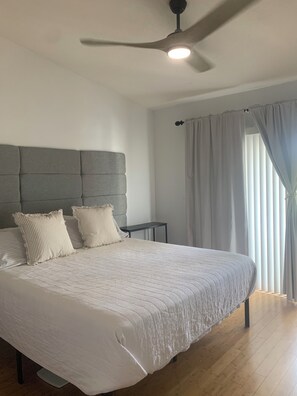 2 Schlafzimmer, Reisekinderbett, kostenloses WLAN, Bettwäsche