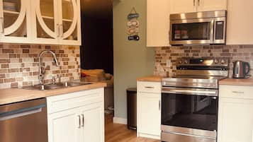 Micro-ondas, fogão, cooktop, lava-louças