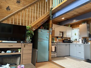 Refrigerador, microondas, horno y parrilla de estufa 