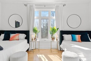 4 Schlafzimmer, Schreibtisch, Bügeleisen/Bügelbrett, Reisekinderbett