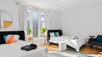 4 bedrooms, desk, iron/ironing board, travel cot
