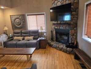 Smart TV, fireplace, stereo, computer monitors