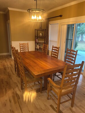 Dining - Country Feel but close to town, Dunn Rite Ranch House (Nampa)