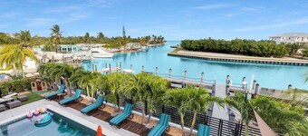 Oceanfront House 75’Dock Heated Pool & Spa-Walk to Sombrero Beach - Spring Weeks