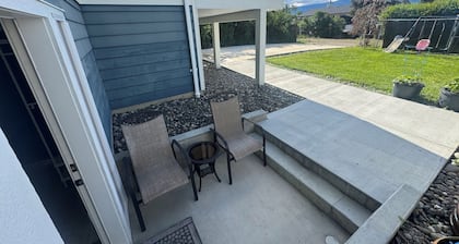 1-Large bedroom Suite in quiet neighborhood.