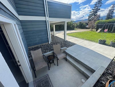 1-Large bedroom Suite in quiet neighborhood.
