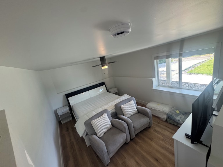 1-large Bedroom Suite In Quiet Neighborhood. - Vernon