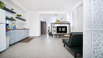 Televisión de 58 pulgadas con canales digitales, además de Netflix, Hulu