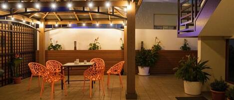 Télévision de 58 pouces avec chaînes numériques, Netflix, Hulu