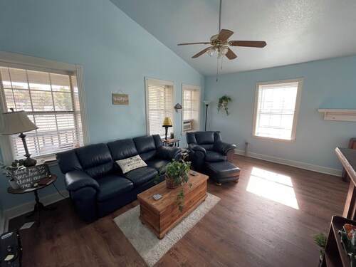 Modern Comfort Meets Historic Charm in Downtown Water Valley – Suite 30