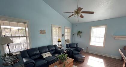 Modern Comfort Meets Historic Charm in Downtown Water Valley – Suite 30