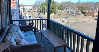 Modern Comfort Meets Historic Charm in Downtown Water Valley – Suite 30