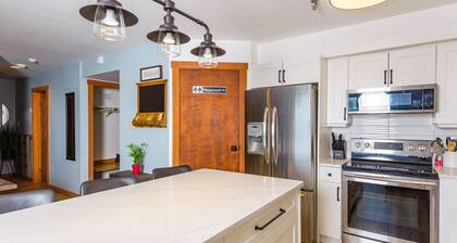 Big White Basecamp | Slope Access + Modern Comfort