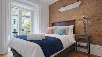 8 bedrooms, desk, iron/ironing board, free WiFi