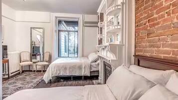 8 bedrooms, iron/ironing board, free WiFi, bed sheets