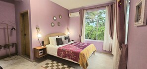 1 bedroom, bed sheets