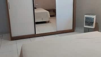 3 habitaciones, tabla de planchar con plancha, wifi y ropa de cama