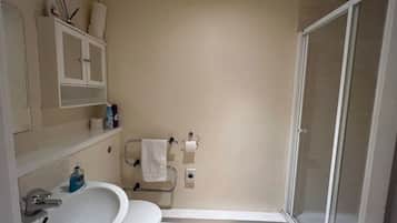 Shower, towels