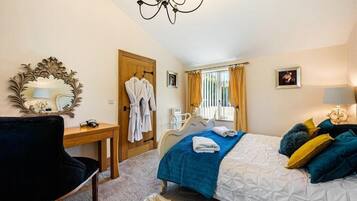 2 quartos, ferros/tábuas de passar roupa, Wi-Fi, roupa de cama