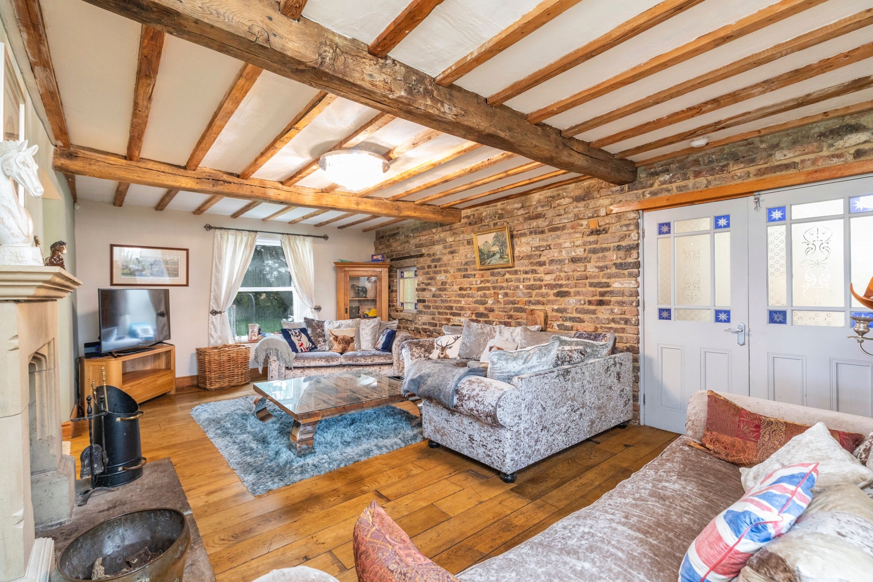 TV, fireplace, stereo