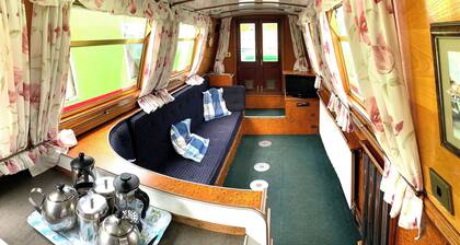 Stone - Boat - Sleeps 8 - Pet Friendly-85ws