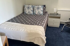 Iron/ironing board, free WiFi, bed sheets