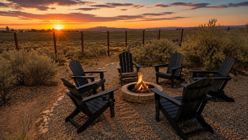 Endless Sage / Stunning Views / Cedar Hot Tub / Records
