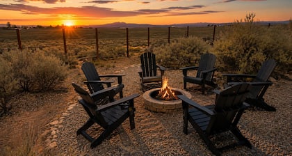 Endless Sage / Stunning Views / Cedar Hot Tub / Records