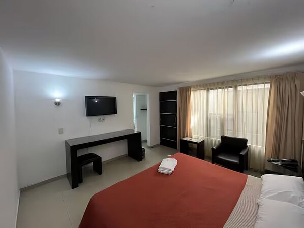 1 chambre, fer et planche à repasser, Wi-Fi, draps fournis