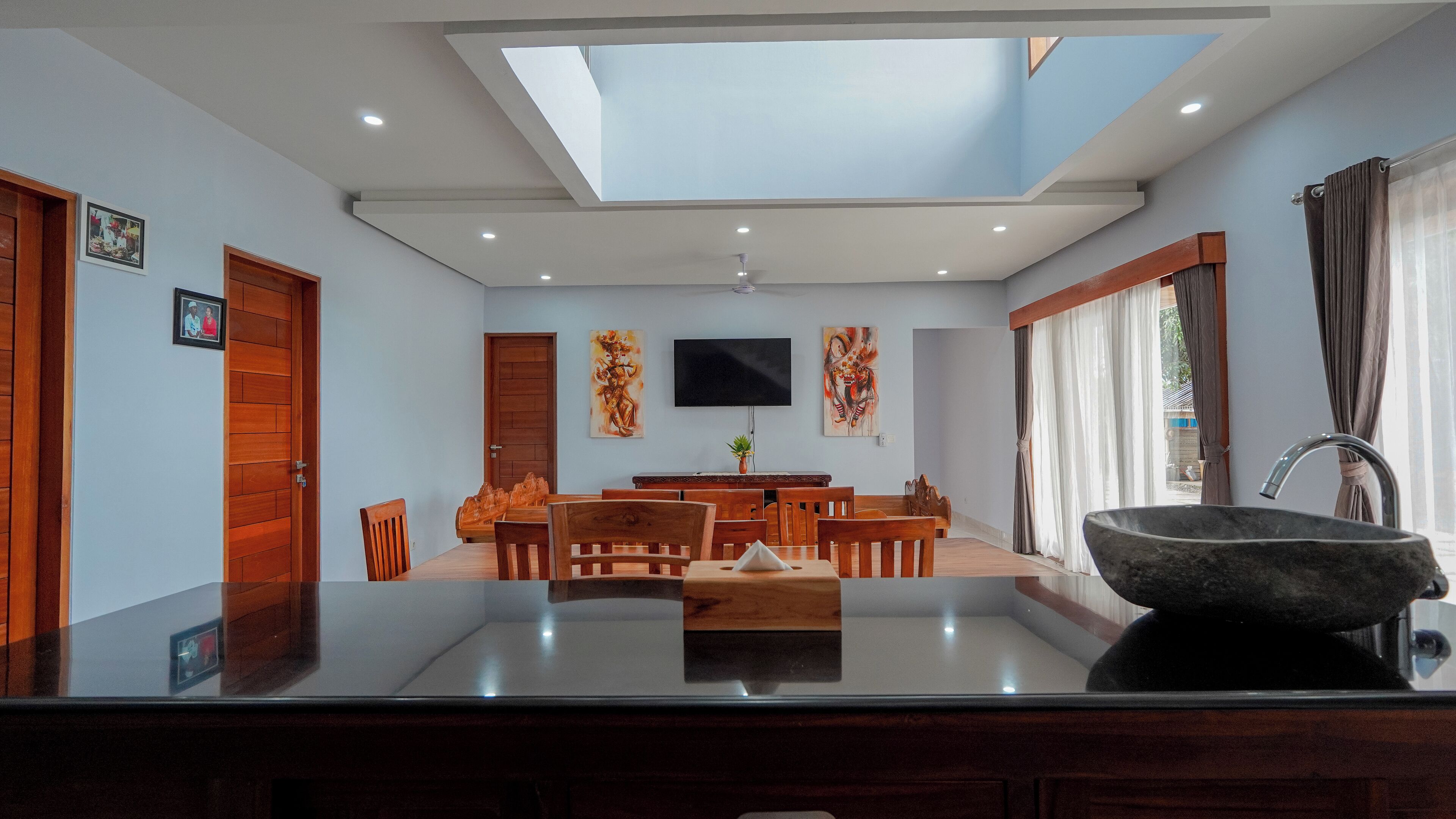 Quarto casal luxo, vista para o jardim | Área de estar | TV