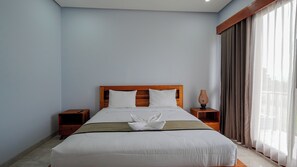 Deluxe Double Room, Garden View | In-room safe, desk, blackout curtains, soundproofing - Mona Bali Guest House (Banjarangkan)