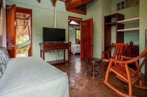 1 bedroom, desk, iron/ironing board, free WiFi