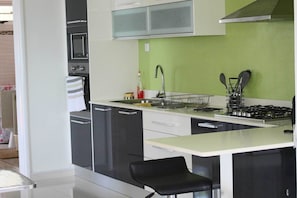 Apartment, Balcony, Courtyard View | Private kitchen